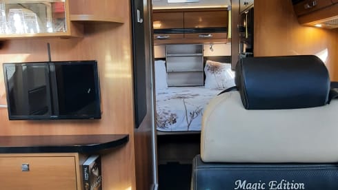 Black Magic – 4p Dethleffs semi-integrated from 2013