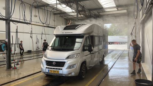 Pretty Easy Going – Luxury Adria Coral Supreme 670 SLT Fiat 6 2.3 150 hp, automatic