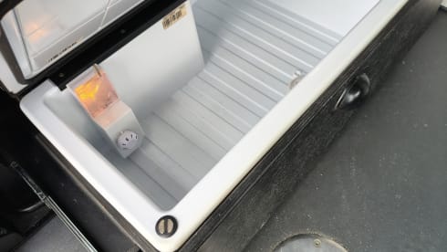 CAMPING-CAR SUPER COMPACT 2 PERSONNES CLIMATISATION RÉGULATEUR DE VITESSE PANNEAU SOLAIRE 