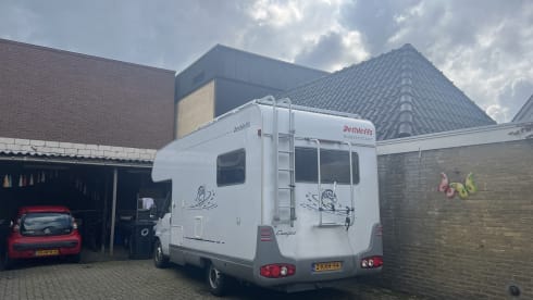 Obelix  – 4p Dethleffs alcove uit 2000