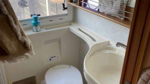 Onze supergezellige camper! – Nice spacious 6 person Ford Rimor 678