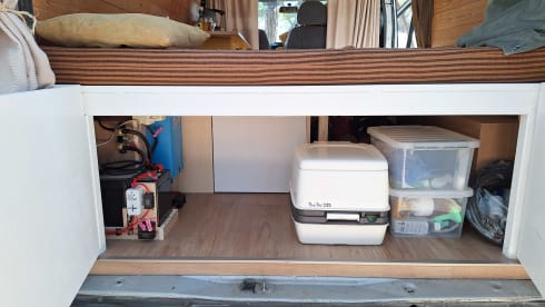 Bruno – 2p Ford bus uit 2002