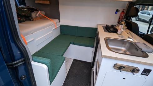 The Eagle – Bus camper 2 person Renault Master 2016 (2 x length bed!)