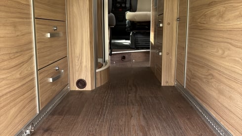 Uluru – 4p Hymer Ayers Rock bus uit 2018