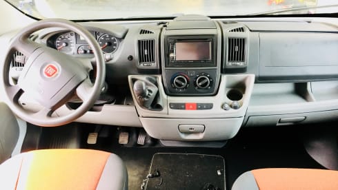 Fiat rimor 5 P with air conditioning for rent