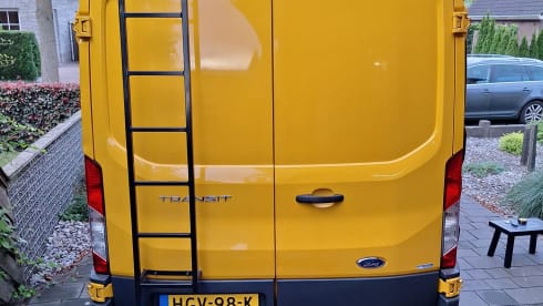 Spacious, modern and complete Off-Grid 2P Campervan
