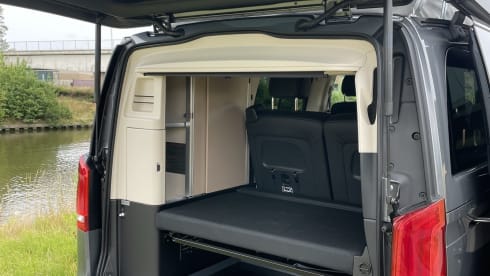 New Luxury Mercedes Marco Polo '22 for 4 persons