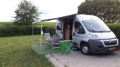 Compact bus camper with many useful extras