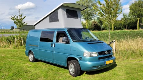 Huub – 4p adventurous Volkswagen t4 camper