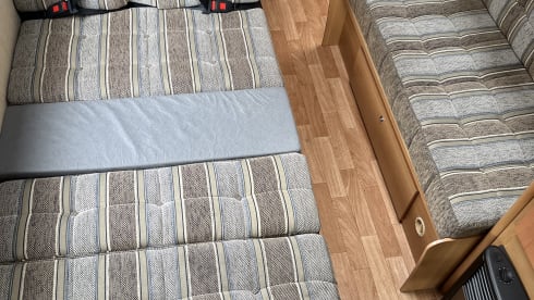 Henry – 4 berth Elddis 100 Sunseeker - 6 Belts