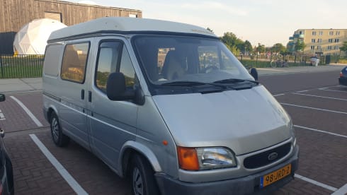 Bonk – 4p Ford campervan uit 1999