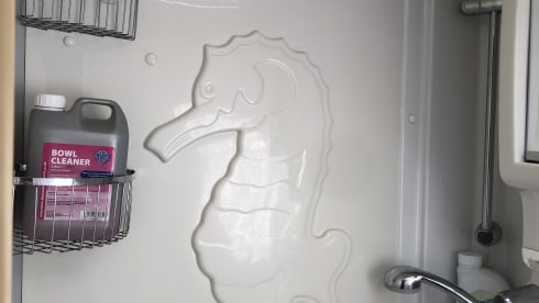 The Family Fun-Mobile – Camper completamente fuori rete / Famiglia 6 posti letto [3 zone notte separate,