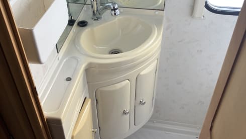 Marty – 4 berth Peugeot Boxer alcove Motorhome from 2005