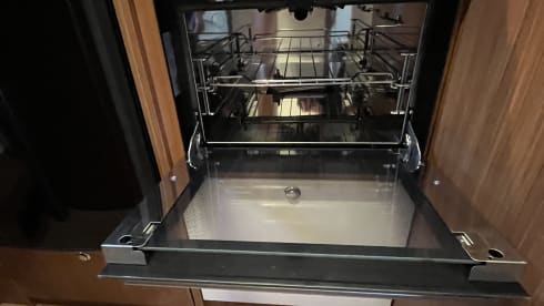 Spacious 4-5 person camper, Fiat Ducato- Adria Matrix 
