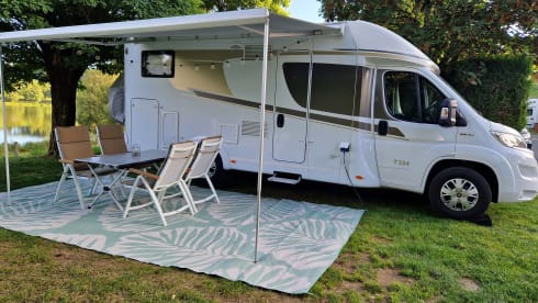 4P Luxury Carado Camper fully equipped