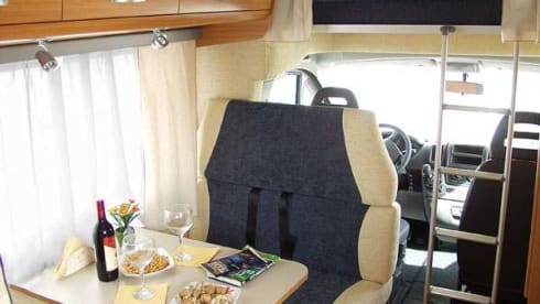 Elia – Camper 6 posti letto e viaggio