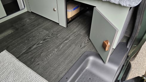 Reggie – 2025 Renault Crusader Off-Grid 4-berth Campervan