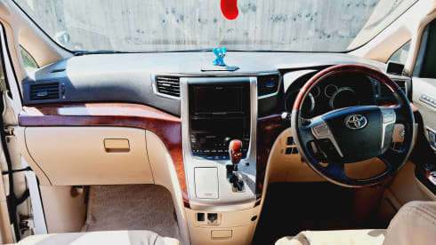 Mabel – Easy to drive, cosy automatic camper 