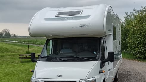 6p Ford alcove with bunk bed