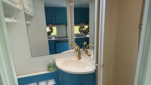 FrisWit – Spacious, bright, comfortable and renovated 6p alcove