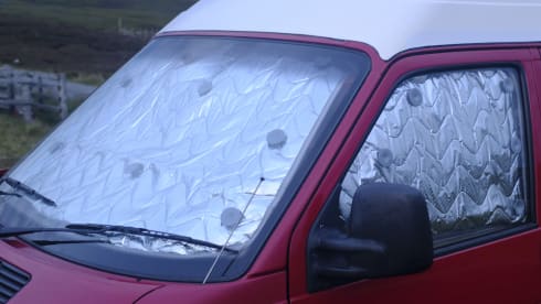 "Thermos" – VW T4 del 2002 con 2 posti letto - a 3 miglia dall'aeroporto di Inverness - *assicurazione inclusa*