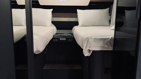 Stone – Luxury 4 berth motorhome/camper - Laika 2025 - Manual - Pets allowed