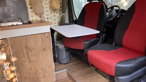 Haast kan de klere krijgen – Fiat bus camper for 2 people