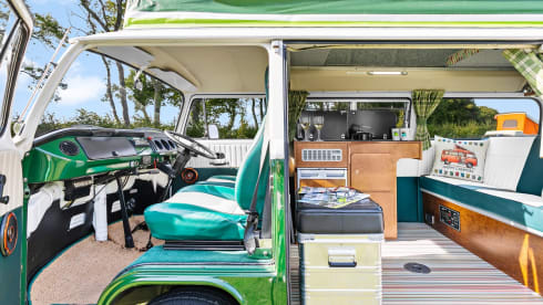 Monty – stunning 1979 4 berth VW Campervan  