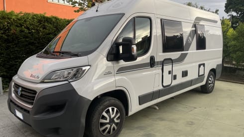 Compact and manoeuvrable KNAUS Boxlife 600 TOP Van