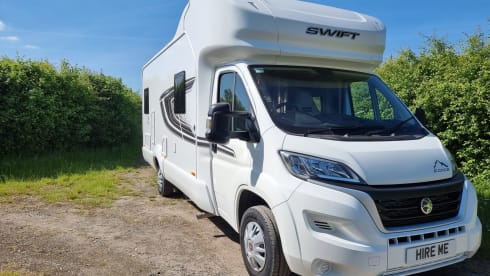 Ronnie – 6 berth Fiat Swift 486 from 2023