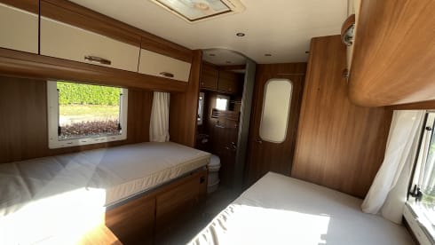 Nova – Nova - Luxury Camper - Spacious inside, compact outside!
