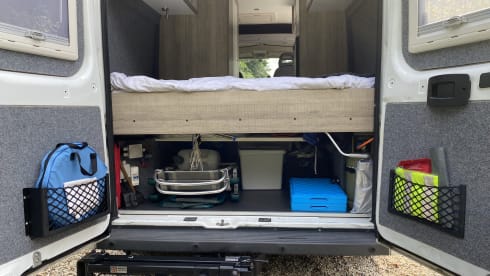 2-person Peugeot Boxer Bus Camper