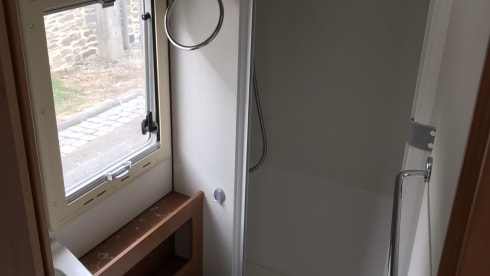 Stitch – 4p Renault semi-integrated uit 2007