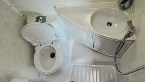 Fiat Ducato - Swift Escape 686 (6 Schlafplätze, Lounge in U-Form)