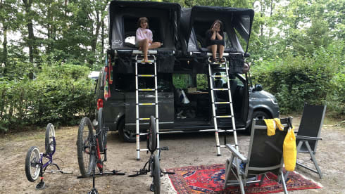 Easy rider  – VW Caravelle 4 pers. Camper van (2 x roof tent)