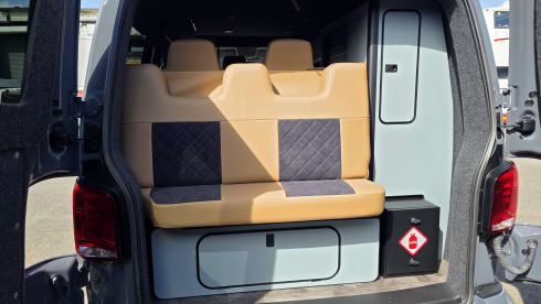 Volkswagen campervan met 4 slaapplaatsen vanaf 2024