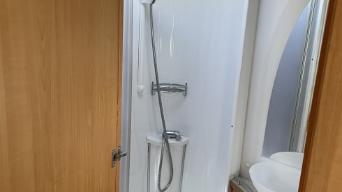 LMC A 651 G alcove 6 persons