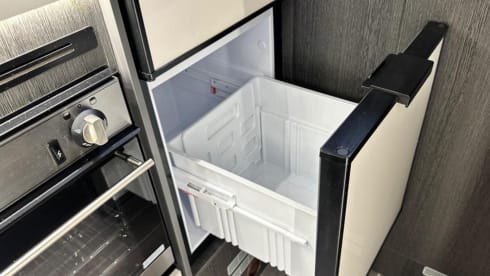 Wee Arria – Brand New 4 Berth Automatic Insurance Inclded