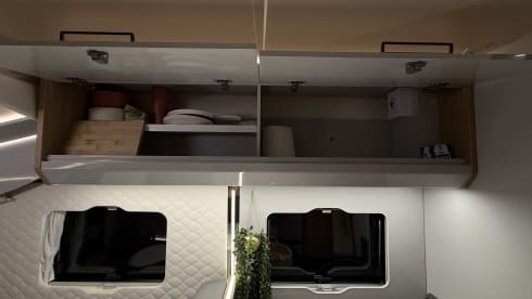 Pegaso  – Schitterende camper (klasse A) - 4 slaapplaatsen - 5 veiligheidsgordels, Pegaso 740 