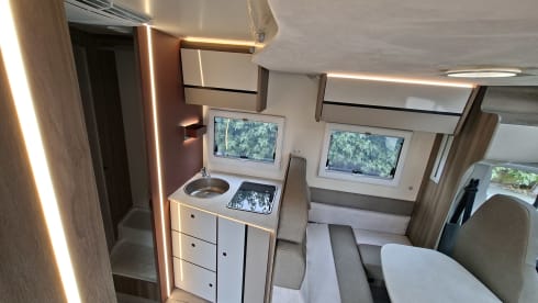 5p Roller Team semi-integrated uit 2025