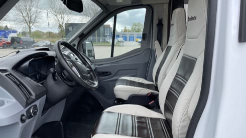 4 personnes Benimar Tessoro 486 Semi-intégré