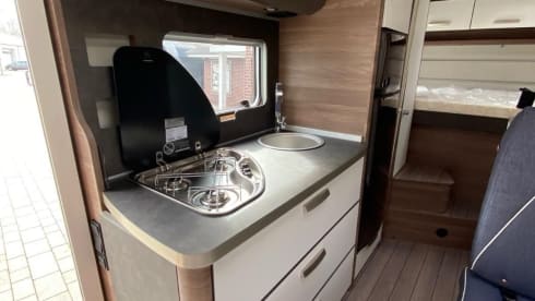 Johnny Bravo  – Alcôve Knaus pour 4 personnes à partir de 2021