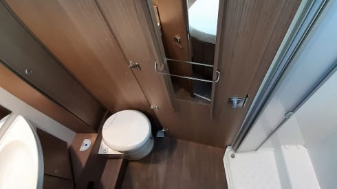 Kerdy – Our Carado T 549 would like to show you the world