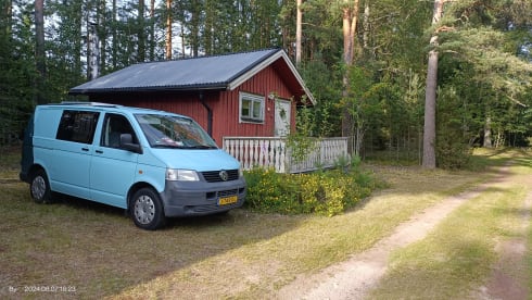 Fresh Volkswagen T5 (self-sufficient)