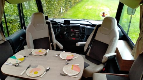 Freedom on wheels! Luxurious spacious motorhome with all amenities