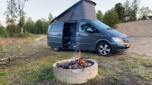 4p Mercedes-Benz campervan uit 2010