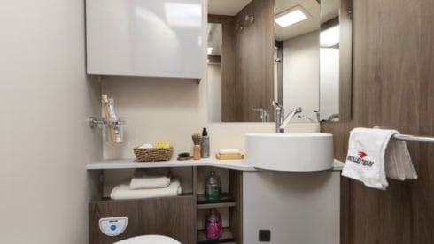 Blair – 2026 New Luxury Roller Team 4 berth off-grid Motorhome