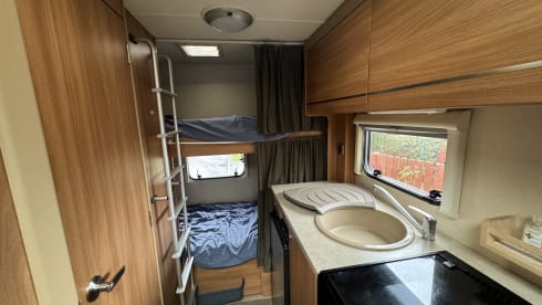 Marilyn  – 4 berth/6 Belts Swift Escape 2011