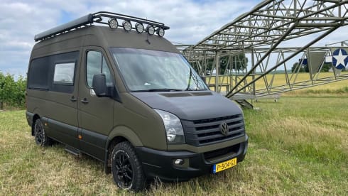 Legergroene STOERE VW Crafter 2015