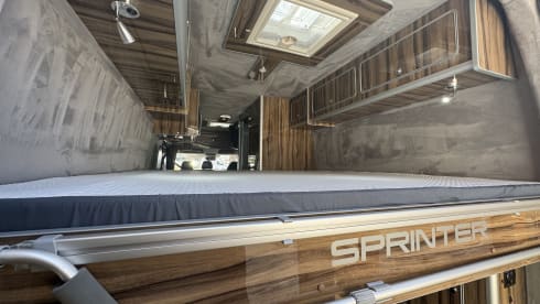 Explorer  – Mercedes Benz Luxury LWB Campervan